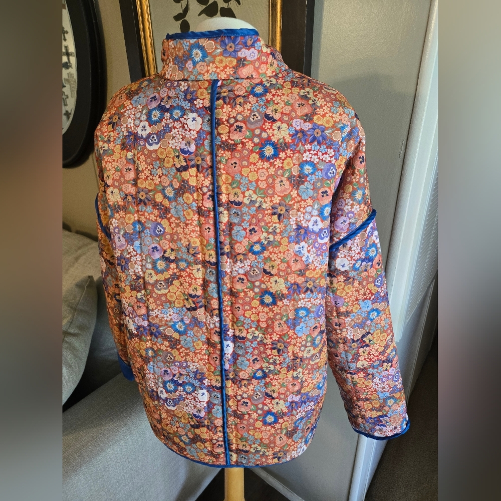 Coat.                     226 - Picture 2 of 4